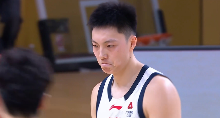 广东队G2大胜广州21分，胡明轩爆发引领逆转